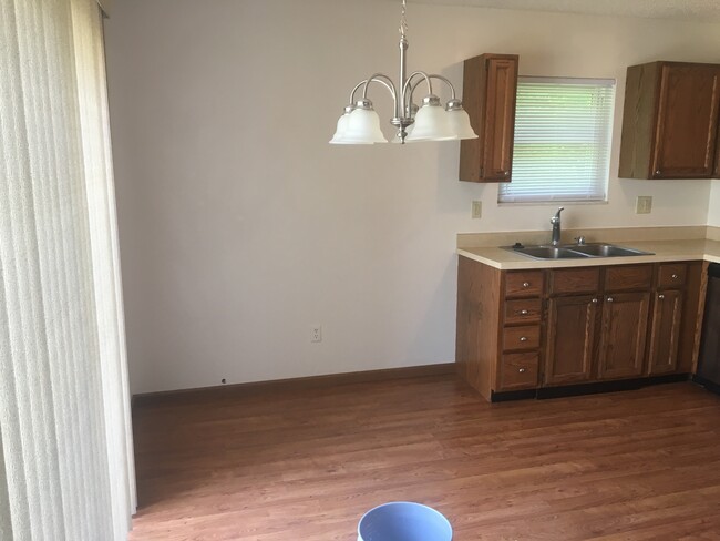 Kitchen - 613 Pepper Ridge Ct Unit 613