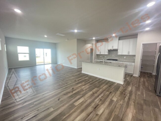 Photo - 127 Tourmaline Hl Dr