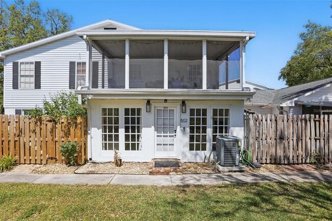 Photo - 502 W Par St Townhome