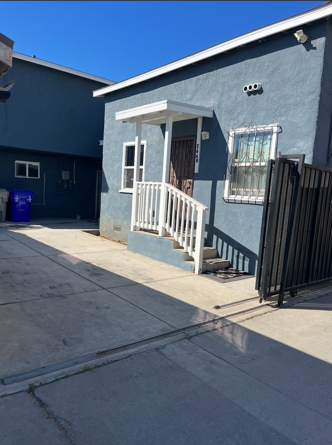 Outside - 2444 Commercial St Unit 2446