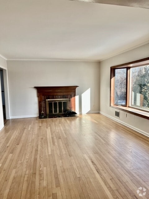 Building Photo - Soundview Rental