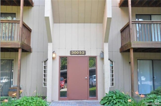Building Photo - 30052 W 12 Mile Rd Unit 69 Rental