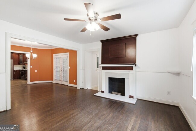 Photo - 1669 Emerald Ave SW