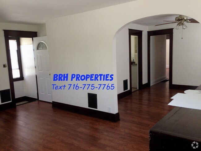 Building Photo - 100 Somerton Ave Unit Upper Rental