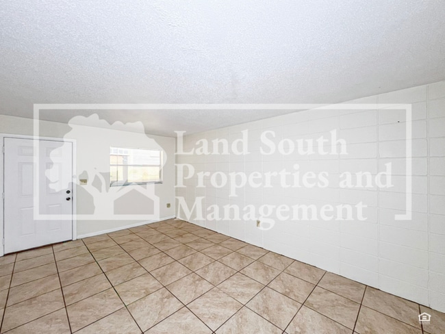 Photo - 725 E Lime St