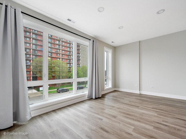 Photo - 3944 S Indiana Ave Unit 2F