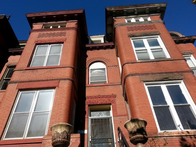 Building Photo - 117 V St NW Rental