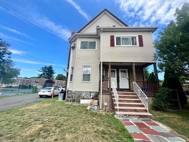 Photo - 101 Wyllis Ave Apartment Unit 2