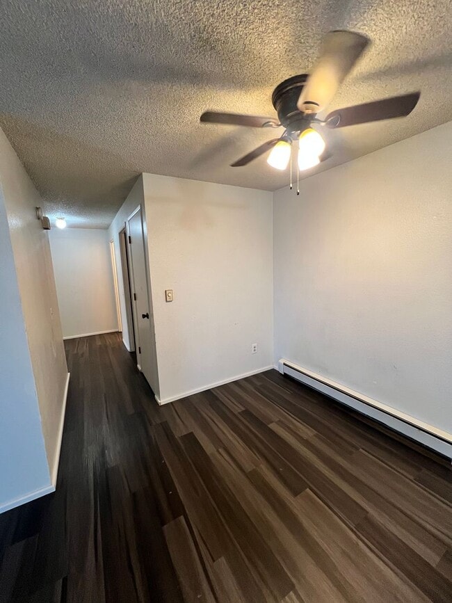Building Photo - Stylish and Convenient 2 Bed, 1 Bath Apartment in Downtown Port Angeles Unit 31