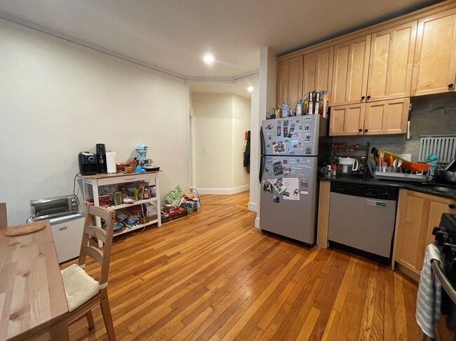 Building Photo - 191 Winthrop Rd Unit 1