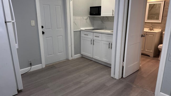 Photo - 325 N Federal Hwy Unit 1