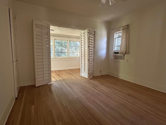 Building Photo - 1323 N Orange Dr Unit 1/2