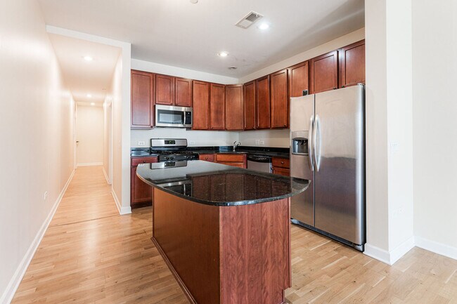 Photo - 1124 Lake St Unidad 411