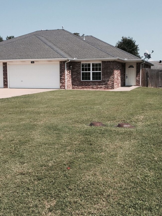 Building Photo - 780 Appleridge Dr Rental