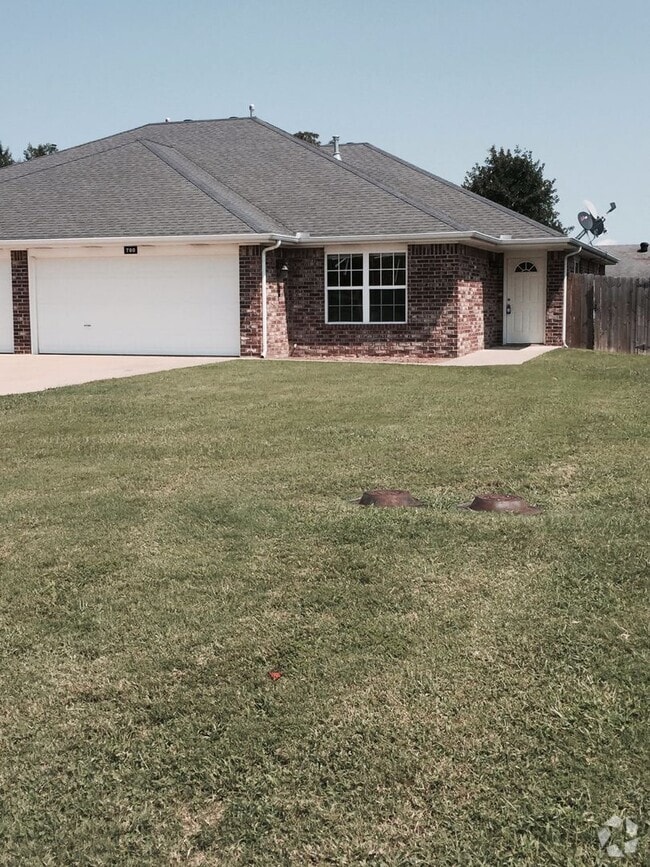 Building Photo - 780 Appleridge Dr Rental