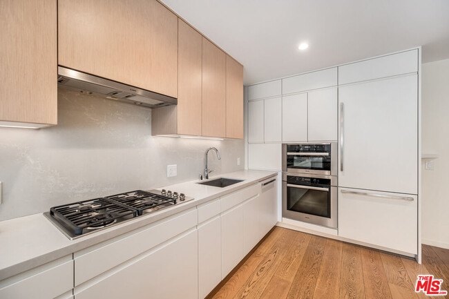 Photo - 877 Francisco St Unidad 707