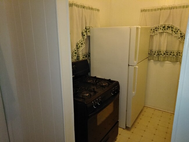 Photo - 3550 W 3rd St Unit 3rd Street Cottages