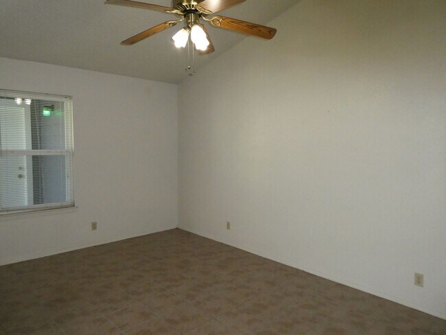 Photo - Key Properties3 (8705 Pineridge Dr) Unidad B