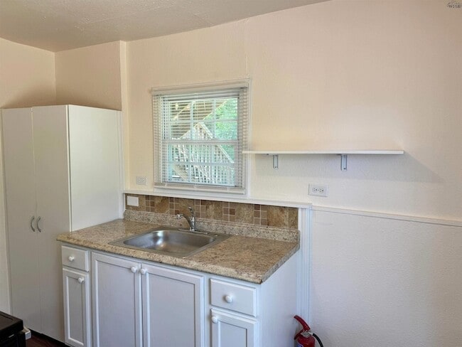 Photo - 2007 10th St