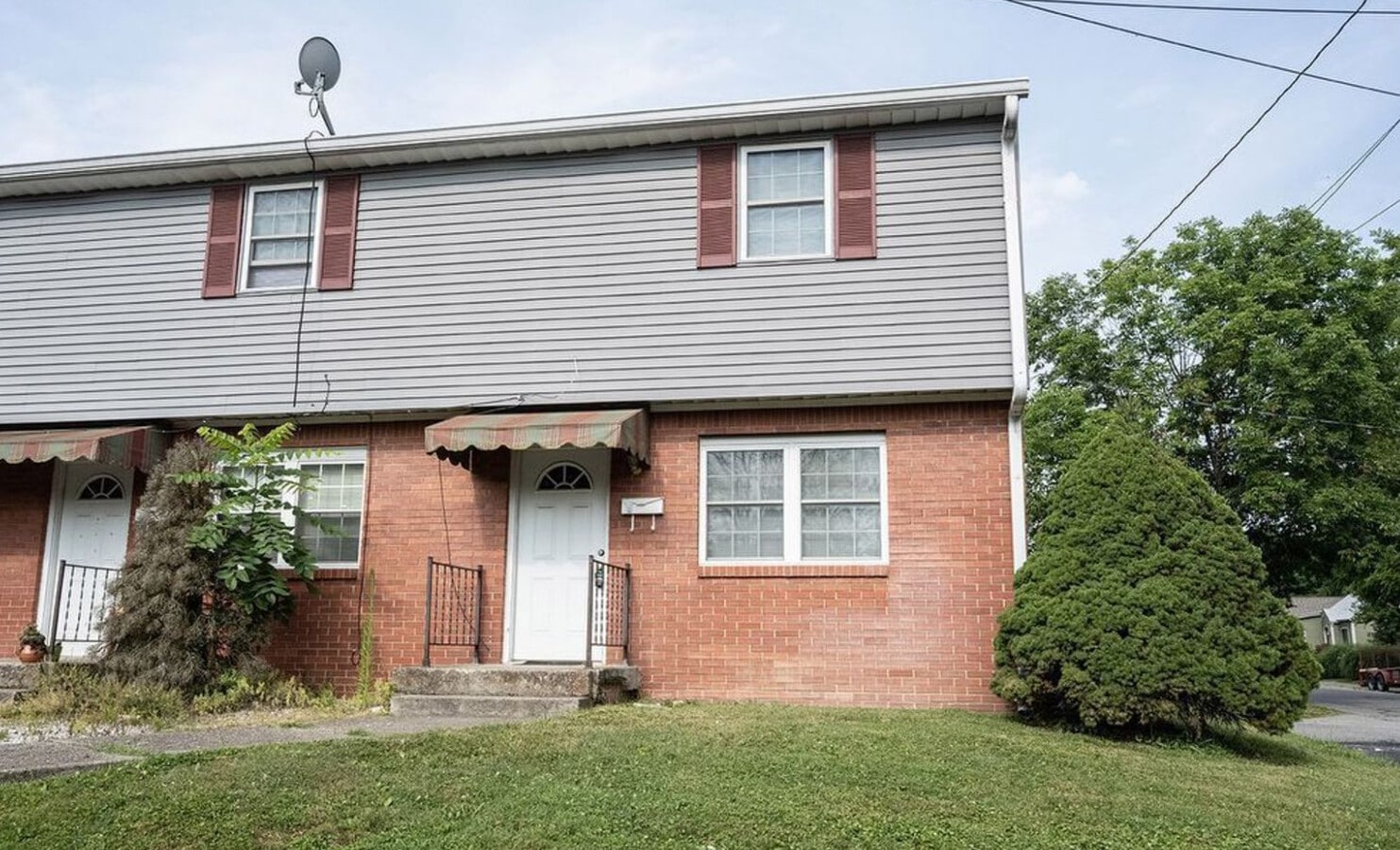 301 W Adams St - 301 W Adams St