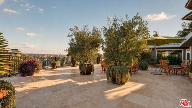 Photo - 8740 St Ives Dr