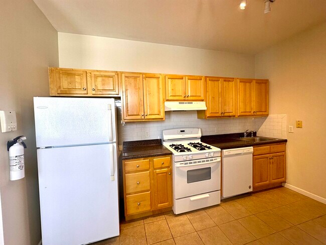 Photo - 275 Webster Ave Unit 8