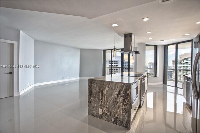 20191 E Country Club Dr Unit 2703
