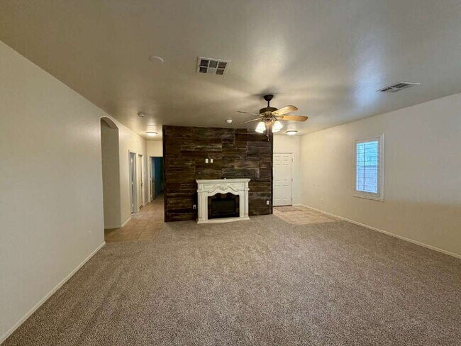 Photo - 2540 W Hawks Eye Ave