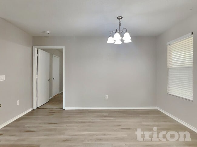 Photo - 6647 Hartnet Fields