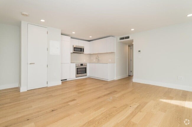 Building Photo - 334 Harvard St Rental