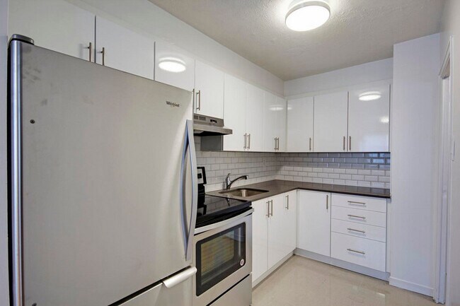 Building Photo - 89 Isabella