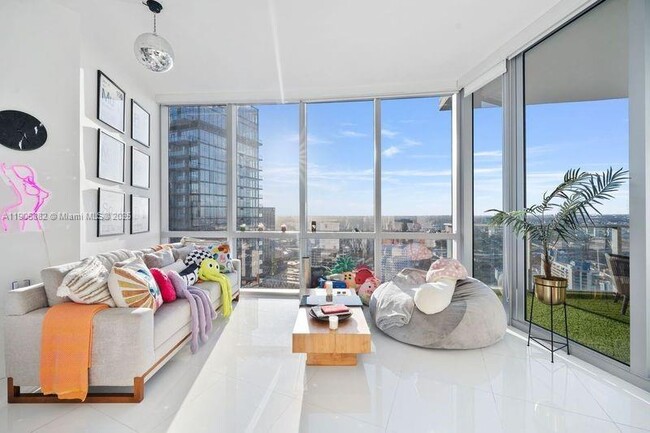 Photo - 851 NE 1st Ave Unit 3910