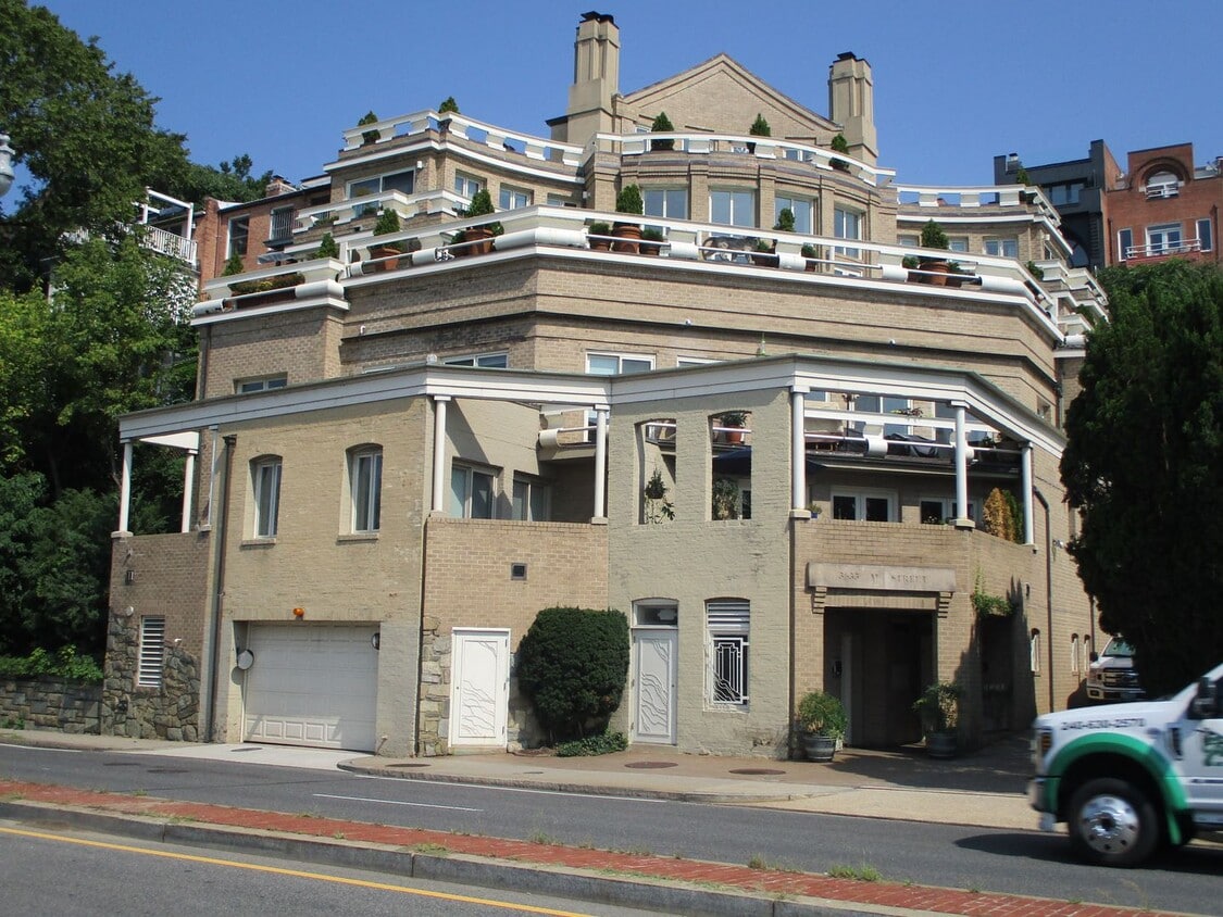 Luxury Two Bedroom Georgetown Apartment wi... - Luxury Two Bedroom Georgetown Apartment wi...
