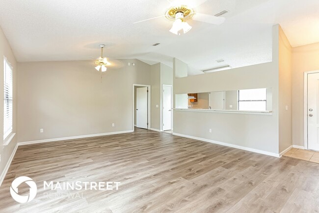 Photo - 140 Devoe St