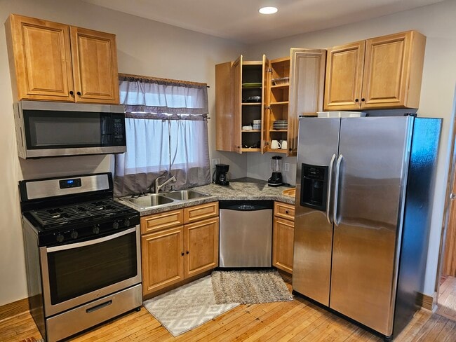 Photo - 889 Fuller Ave