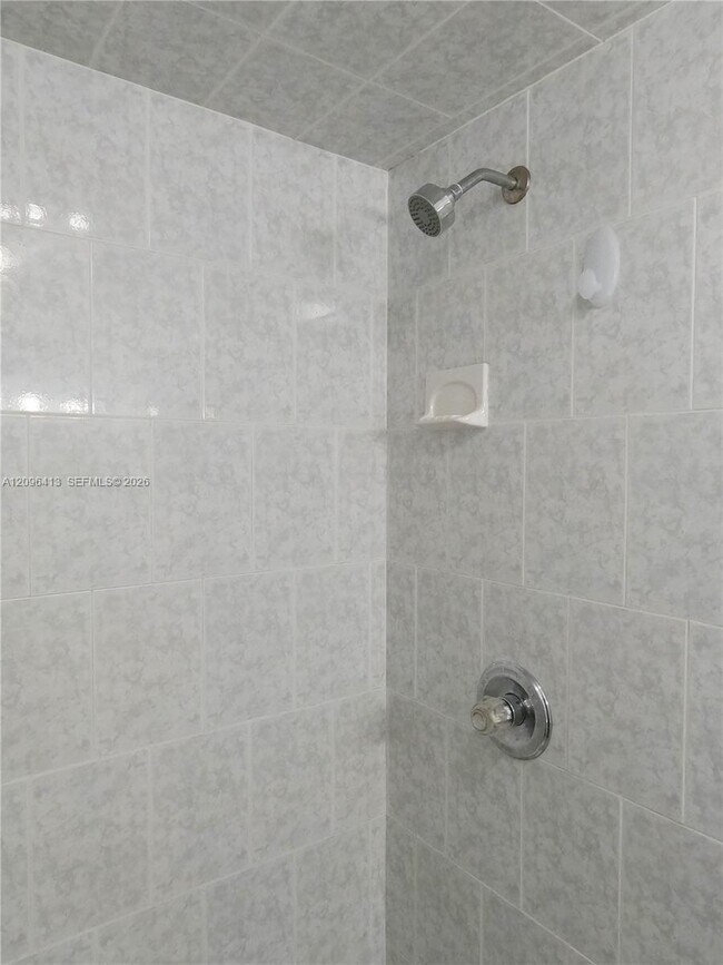 1188 Zill St Unidad Interior