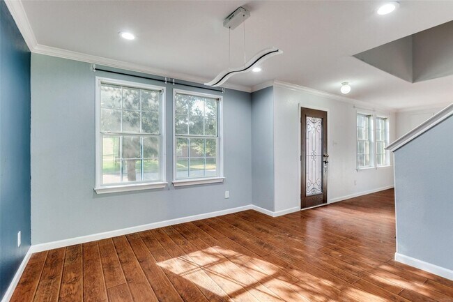 Photo - 320 S Mesa Verde Way