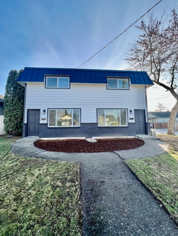 Photo - 904 E Division St