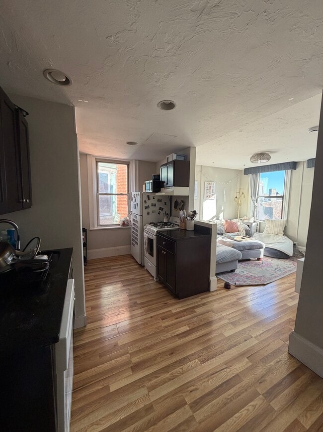 Unit 17 - 222 Hanover St