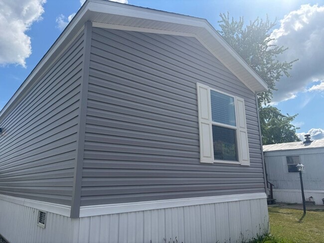 Photo - 275 S Lincoln St