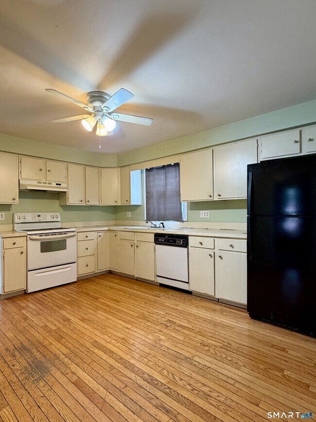 Photo - 44 Webb St Unidad 1st Floor