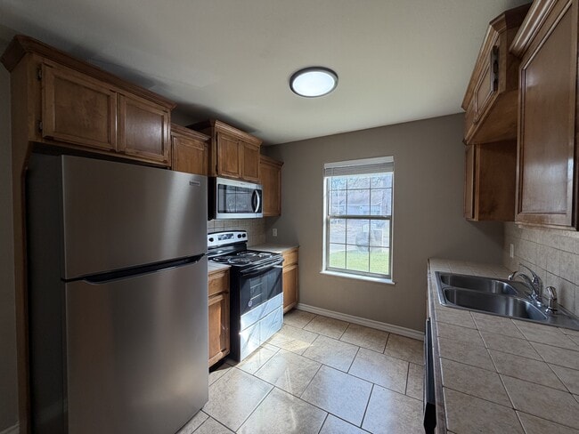 Photo - 2415 Laurel St