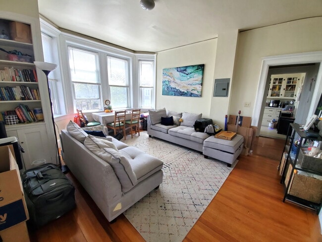 Building Photo - 21 Herrick Rd Unit 6