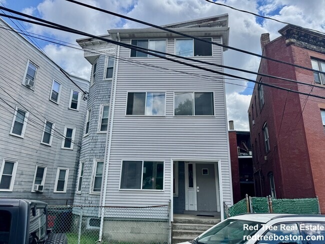 Building Photo - 348 Faneuil St Unit #2 Rental
