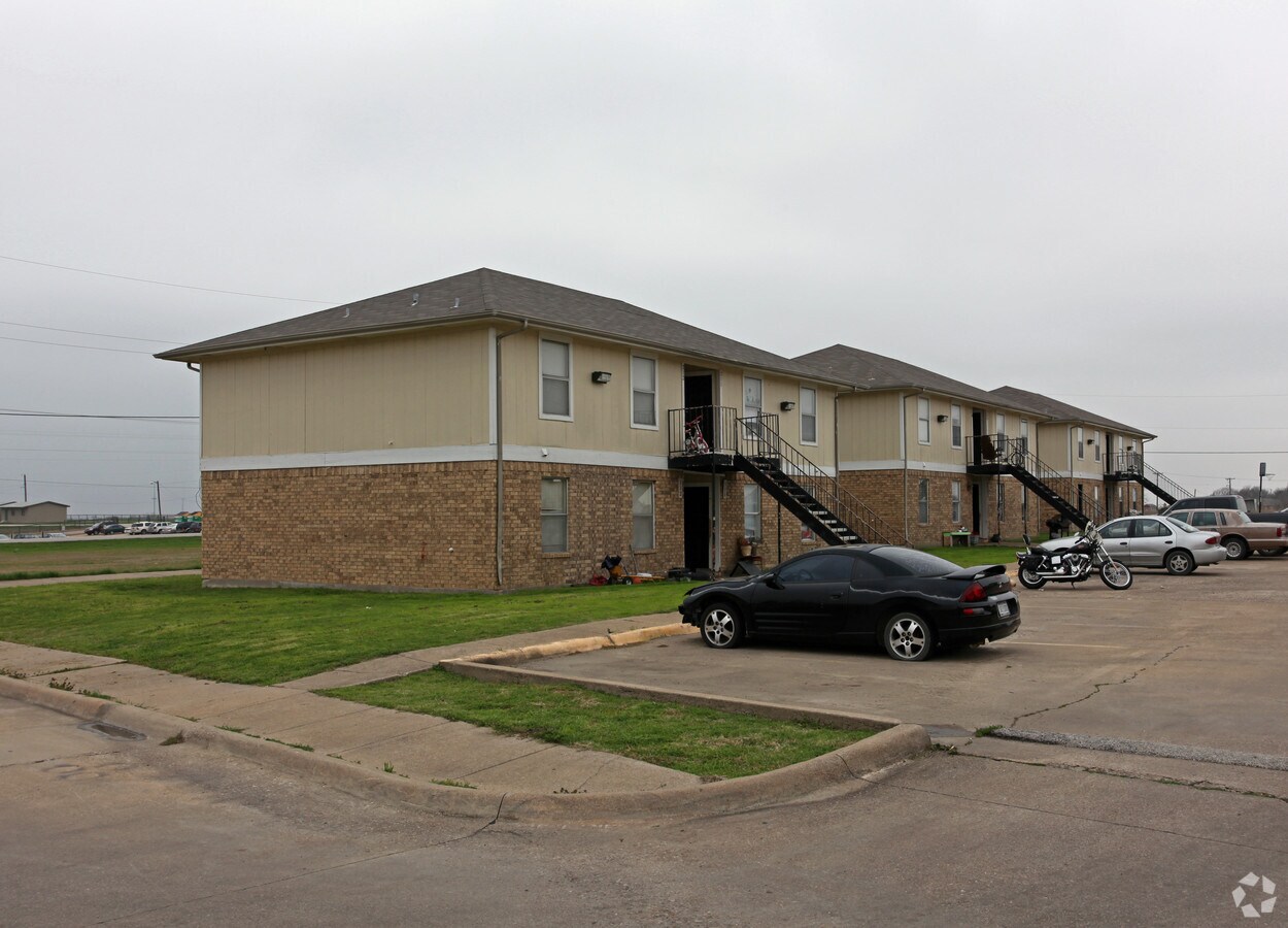 Bear Creek Apartments - Bear Creek Apartments