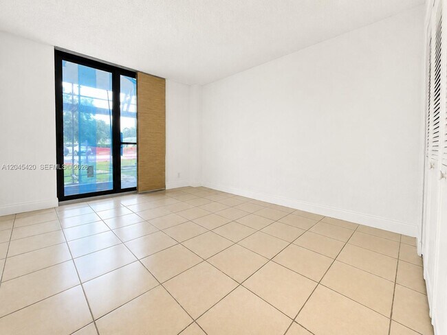 Photo - 3900 N Hills Dr Unit 108