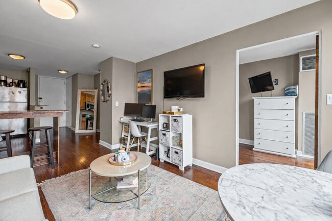 Photo - 1 E Scott St Unit 1601