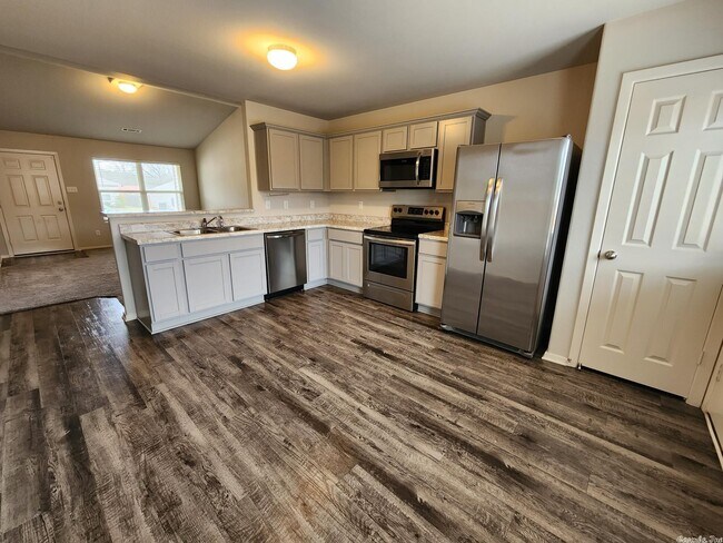 Photo - 2405 Vivian Dr