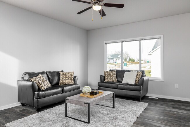 Photo - 16637 Goodman Dr