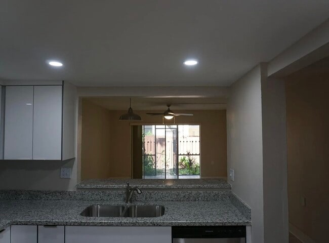 Photo - 11285 N Kendall Dr Unit L-105